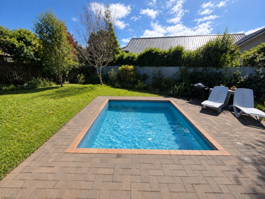 2 Bedroom Property for Sale in The Island Western Cape